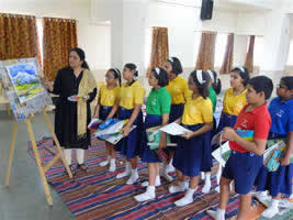 Khula Aasmaan workshop by Chitra Vaidya at NEMS (New English Medium School), Pune - 11