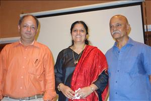 Milind Sathe, Chitra Vaidya, Prabjakar Kolte at Nehru Centre - June 2014